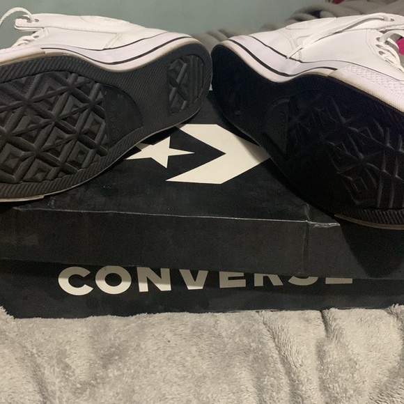 Converse Leather Sneakers - Picture 6 of 7